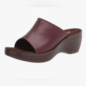 Eastland Women's Maroon Leather-Annie Slip-On Wedge Mule